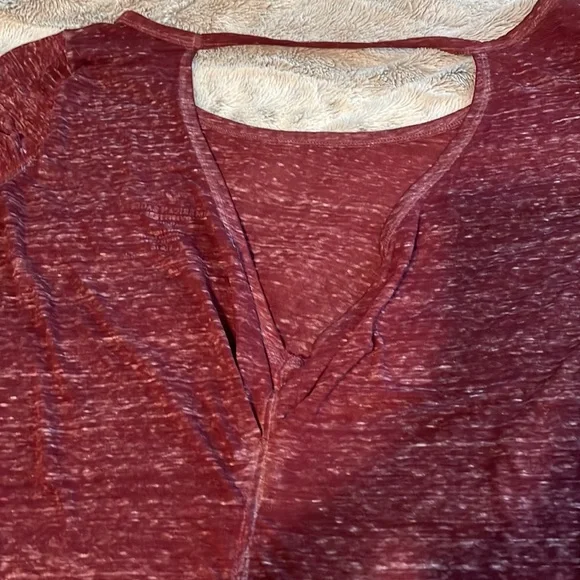 T-Shirt - Picture 4 of 5